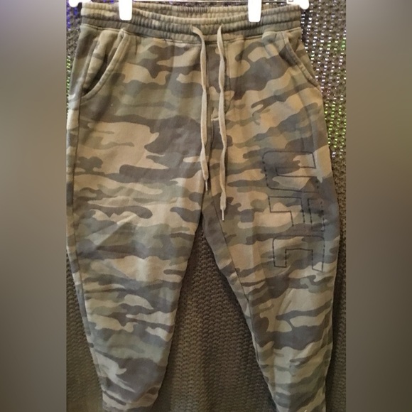 UFC Men’s Camo Joggers Sweatpants Drawstring Closure, Logo on Leg; Size S - Picture 4 of 9